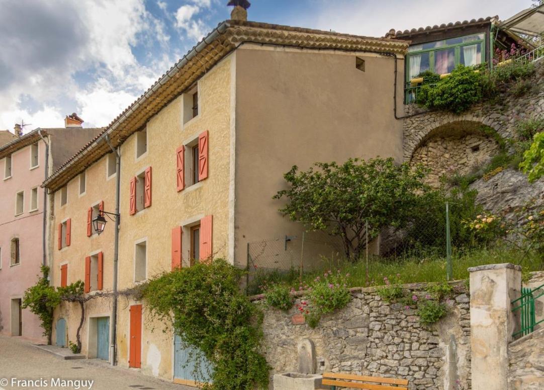 Gîte Chambres d'hôtes Le Bellevue Montbrun-les-Bains Extérieur photo