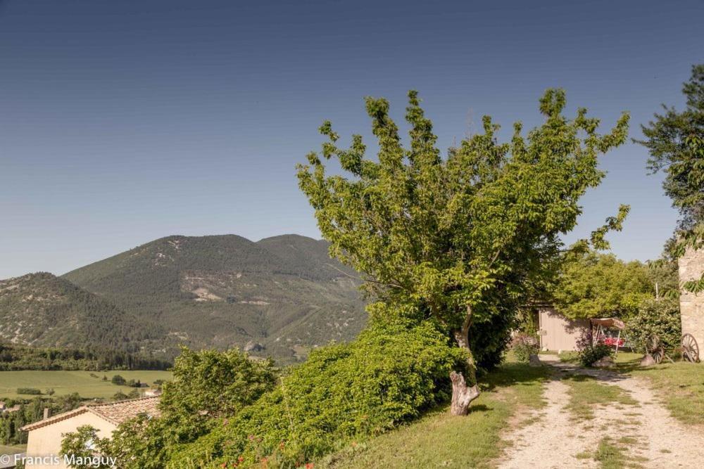 Gîte Chambres d'hôtes Le Bellevue Montbrun-les-Bains Extérieur photo